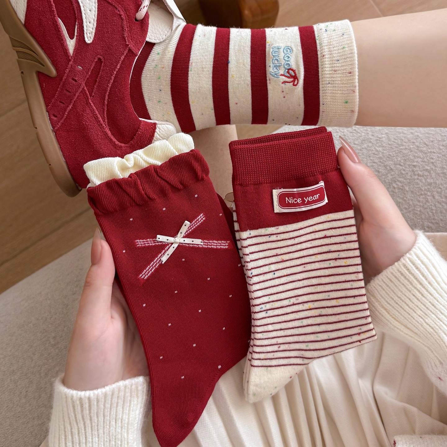 秋冬季本命年红色蝴蝶结可爱袜子女中筒袜ins潮外穿秋冬堆堆长袜