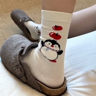 可爱企鹅袜子女中筒袜ins潮日系卡通植绒动物棉袜秋冬款 堆堆长袜