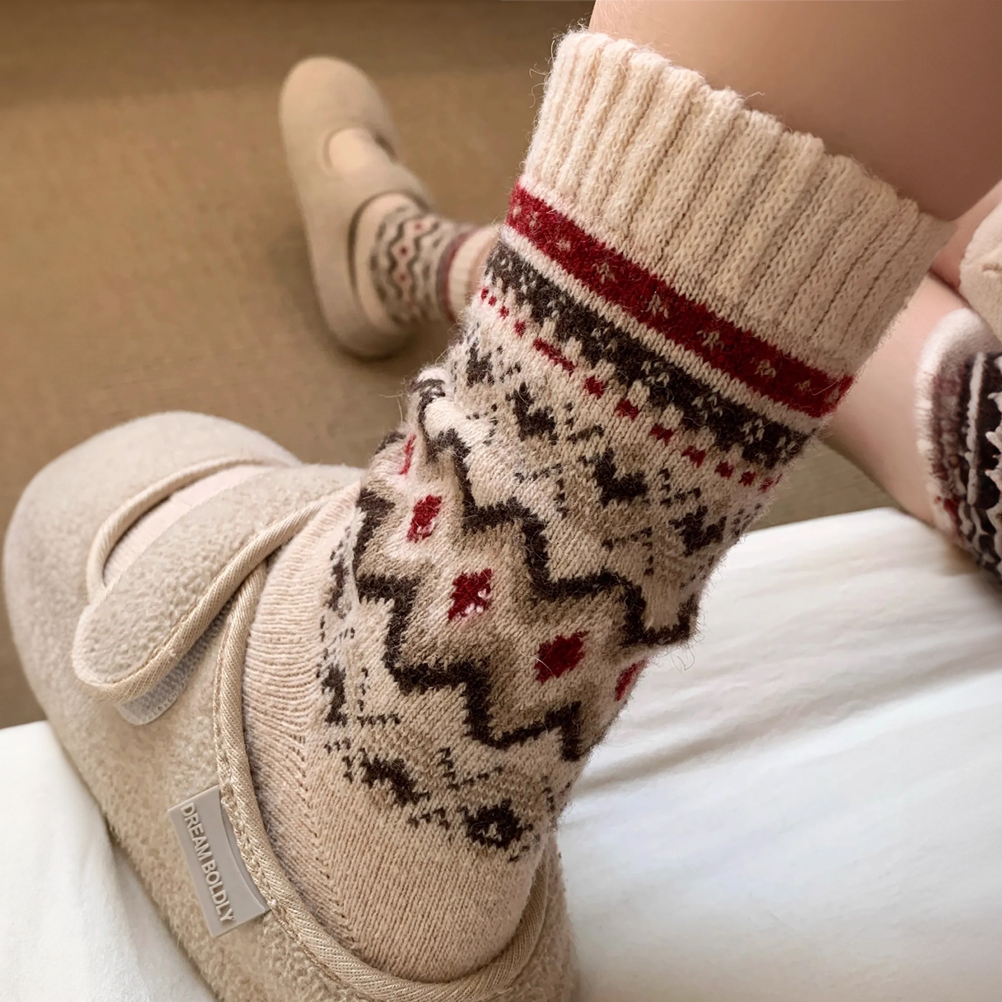 秋冬新款费尔岛二代升级暖绒复古民族风加厚加绒保暖中筒羊毛袜