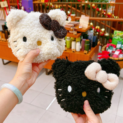 日系可爱hello Kitty毛绒化妆包凯蒂猫头型小物收纳包女生手拿包