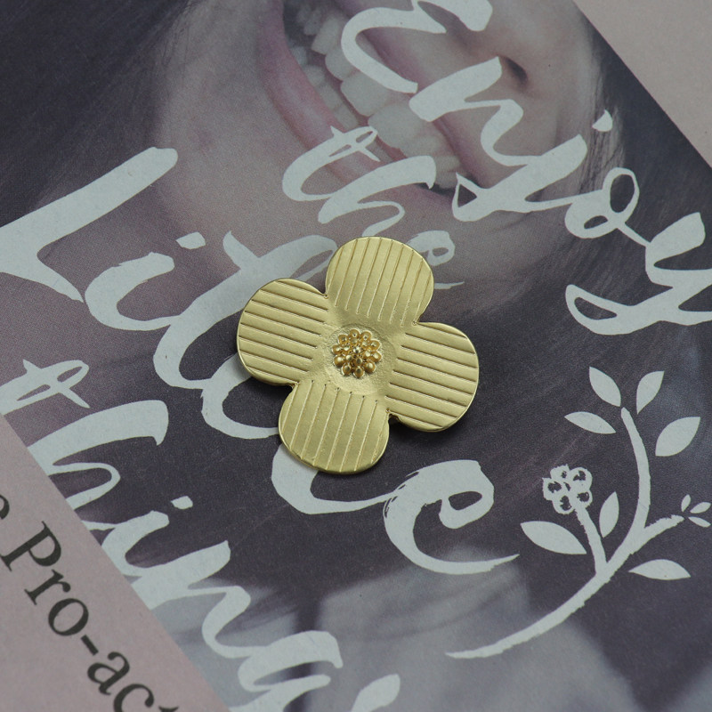 日本设计师皆川明风格哑光四叶草花朵胸针胸花西装外套毛衣配饰