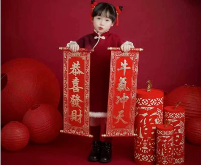 Детская новогодняя тема, фотостудия, реквизит для фотосъемки, Праздник Весны, праздничные украшения, древний костюм в китайском стиле, пара Интернет, красный фотофон