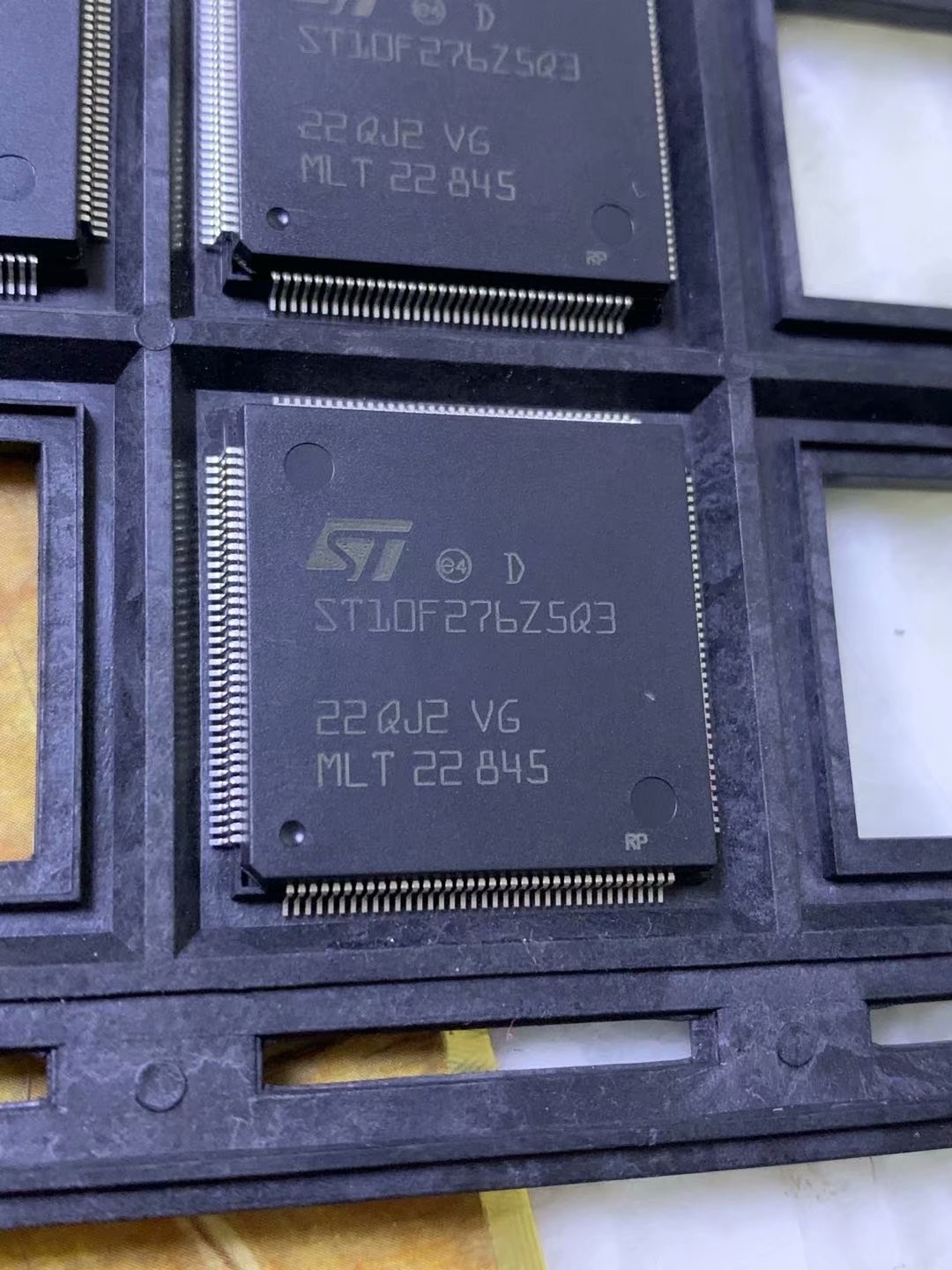 ST10F276Z5Q3 ST10F276Z5Q3TR 封装LQFP144 微控制器-单片机MCU