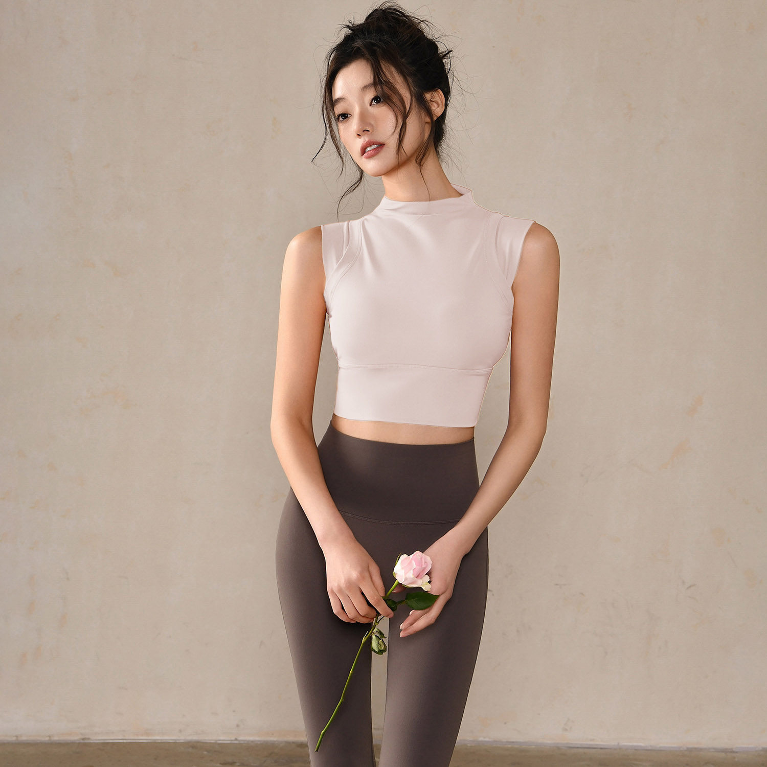 新款高领瑜伽背心女防震运动内衣普拉提健身文胸瑜伽服上衣带胸垫