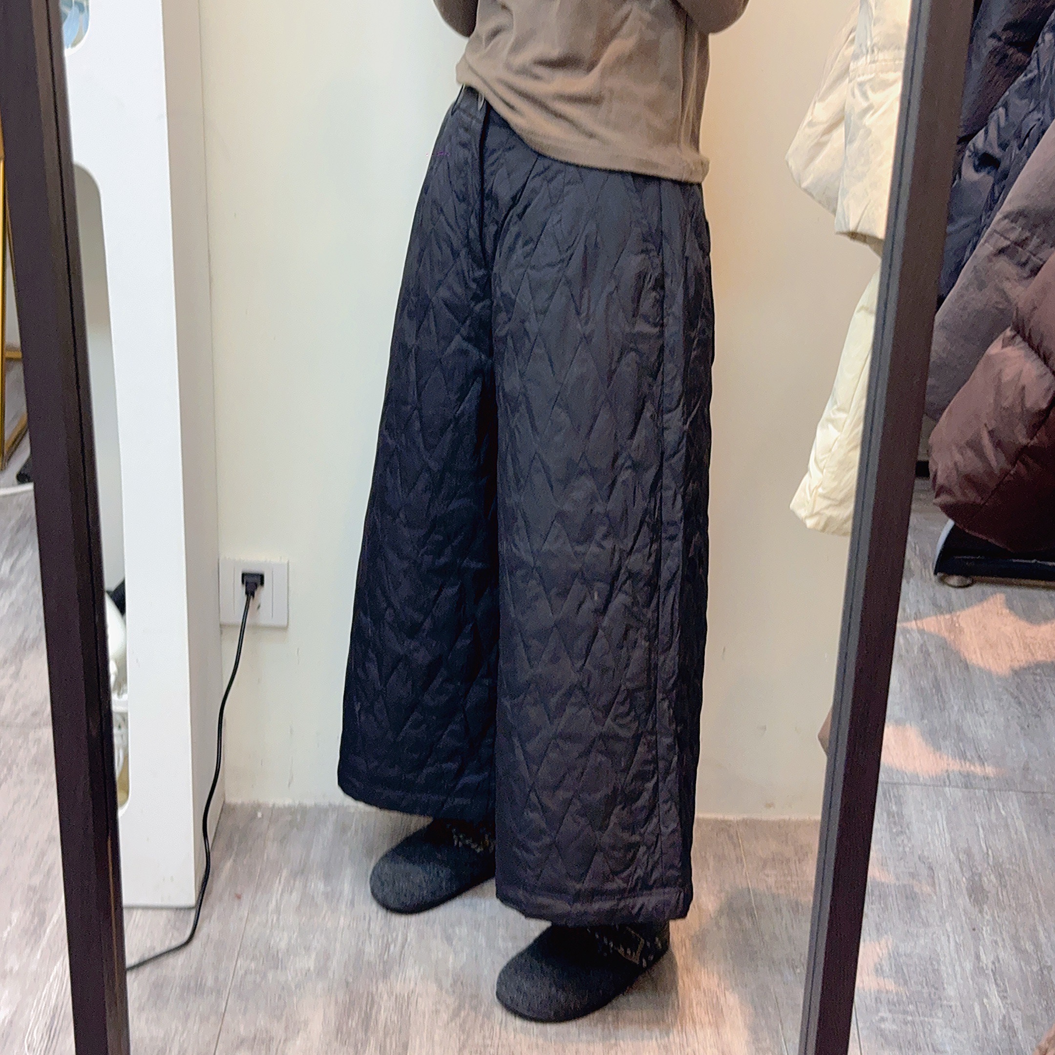 【赢利】冬季新款休闲菱形格女士羽绒阔腿裤 5136