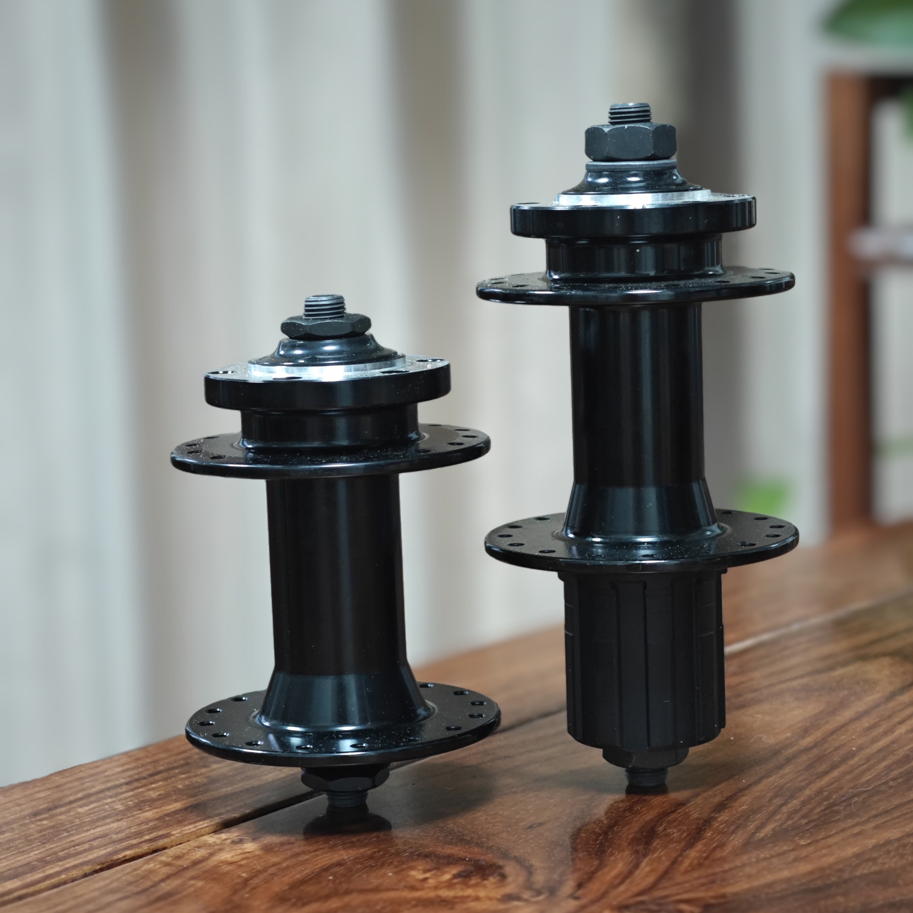 自行车 山地车碟刹花鼓,前后铝合金花鼓。32孔