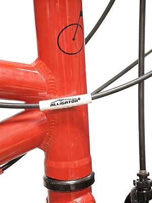 六毅Alligator刹车变速线管楔形免拆线车架防擦立体浮雕保护套。