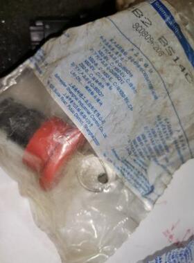 议价XB2EW3361 XB2EA121 XB7-EA21CXB7-EV04M EV03M ZB2BP5C ZB2B