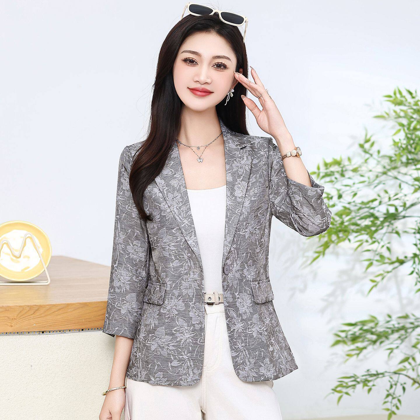 2026春秋季新款气质外套短款中青年女装休闲一粒扣碎花小西服西装