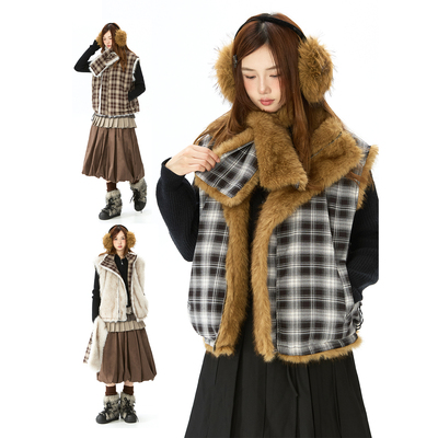 复古格纹两面穿羊羔绒马甲女