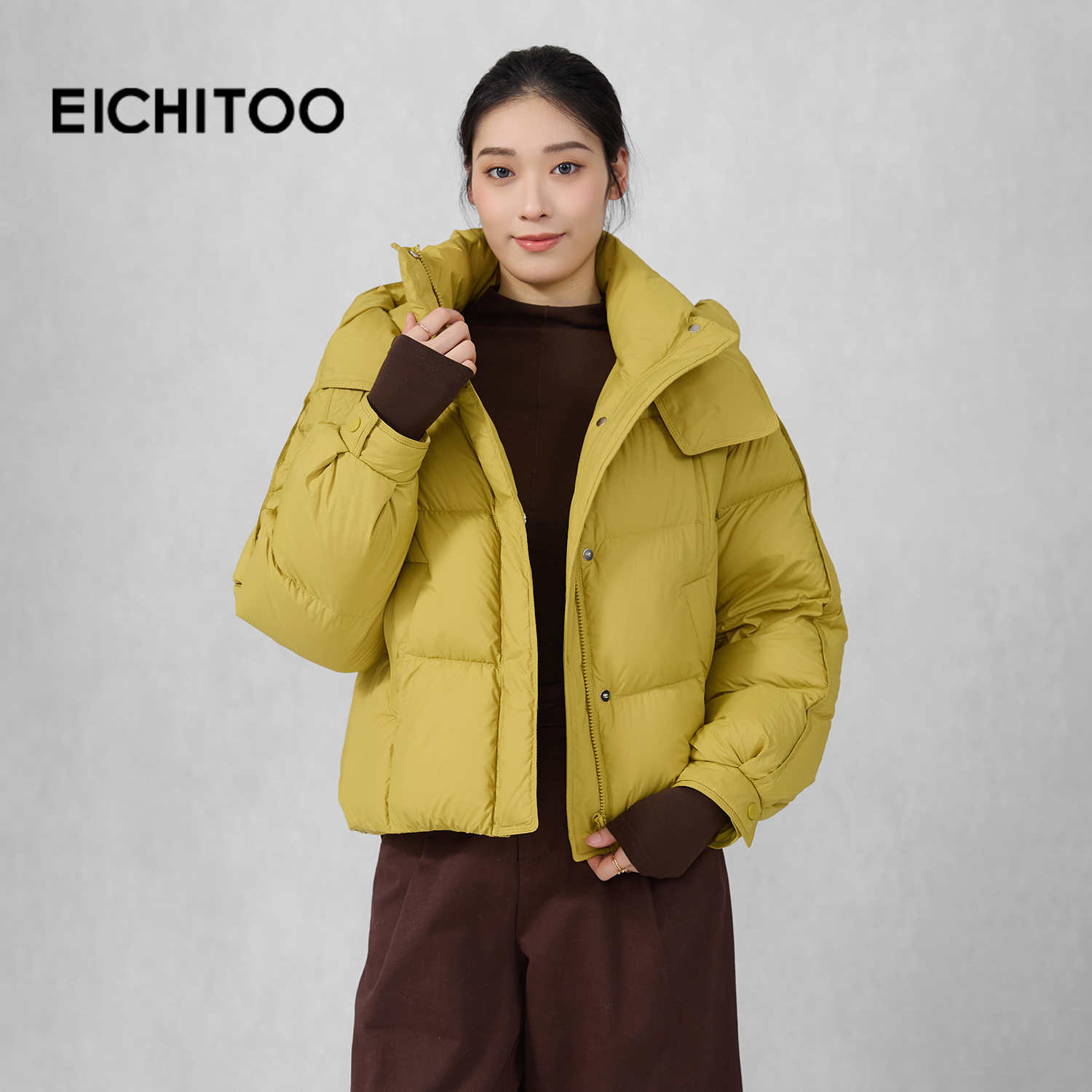 面料质感轻盈，视觉显瘦包容性强增加时尚度