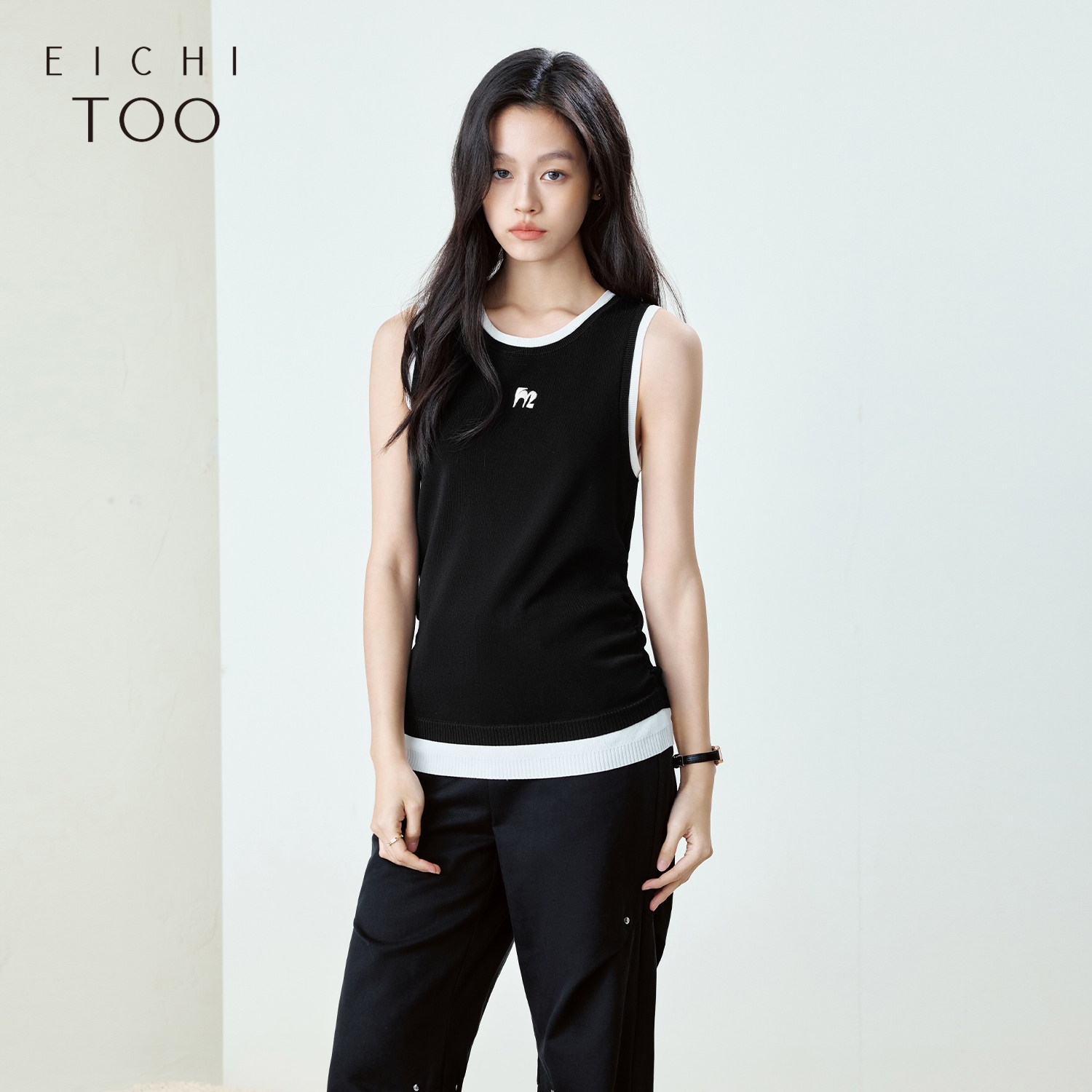 爱居兔时尚背心女春秋新款黑白撞色简约百搭针织衫背心