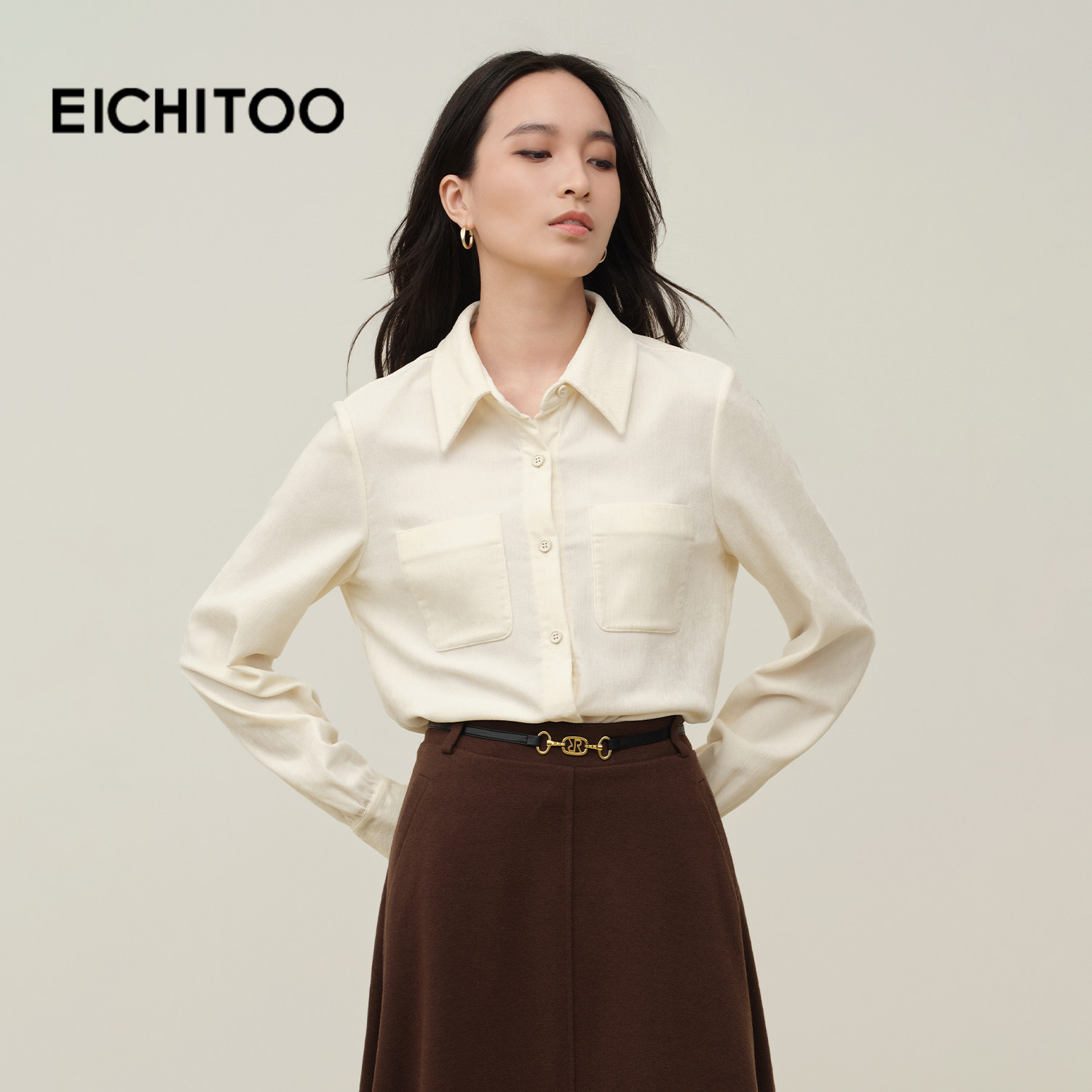 爱居兔柔软舒适简约衬衫2025年冬季新款女基础翻领通勤长袖上衣