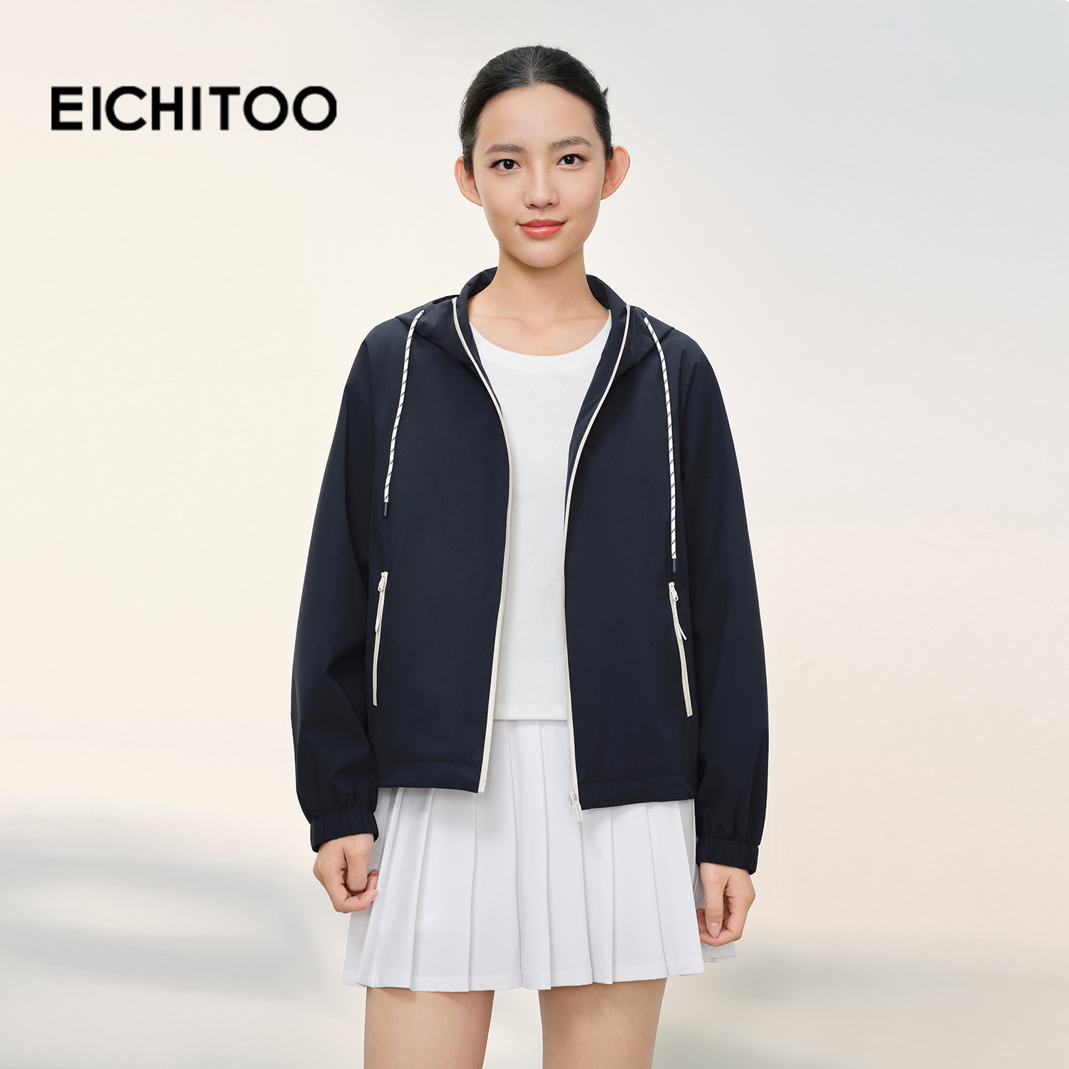 爱居兔连帽抽绳短外套女2026年春季新款运动户外休闲拉链夹克上衣