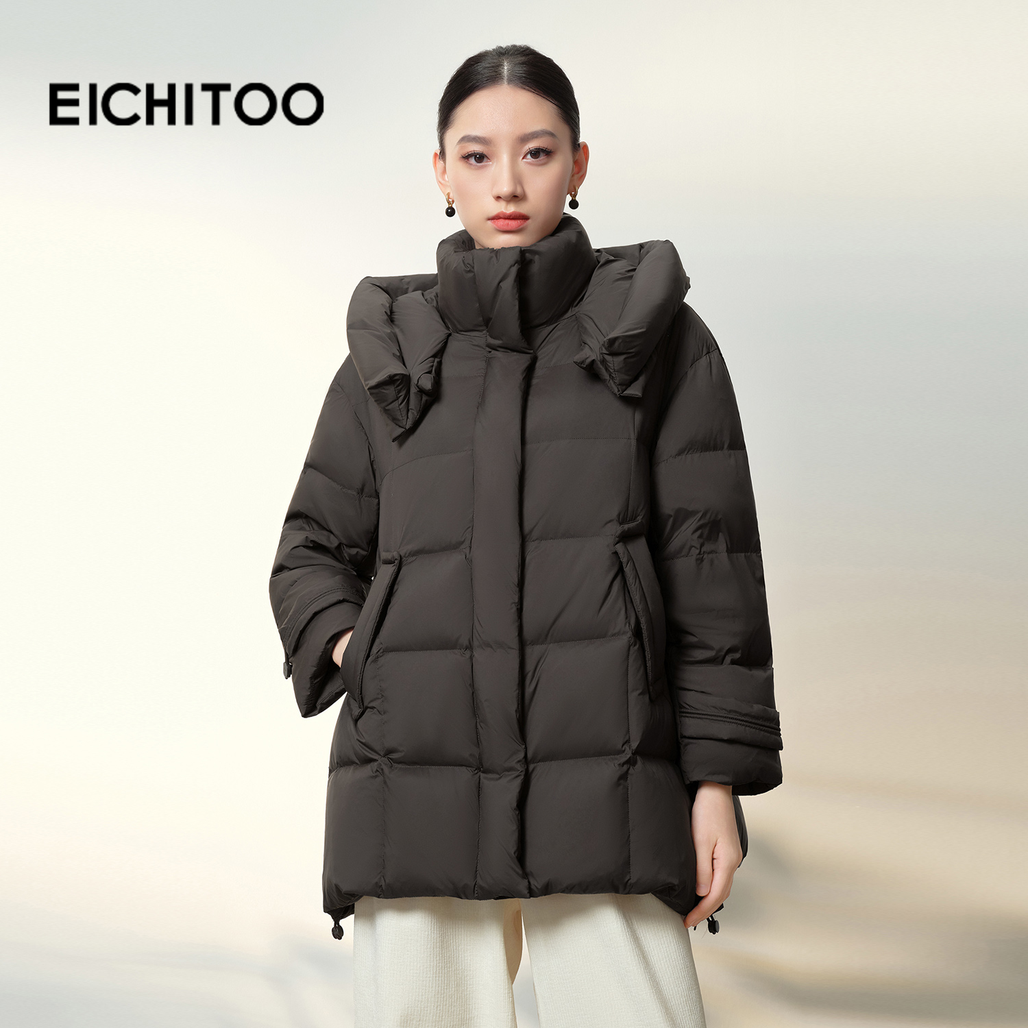 爱居兔石墨烯羽绒服2025年冬季新款女保暖锁温轻盈冬外套