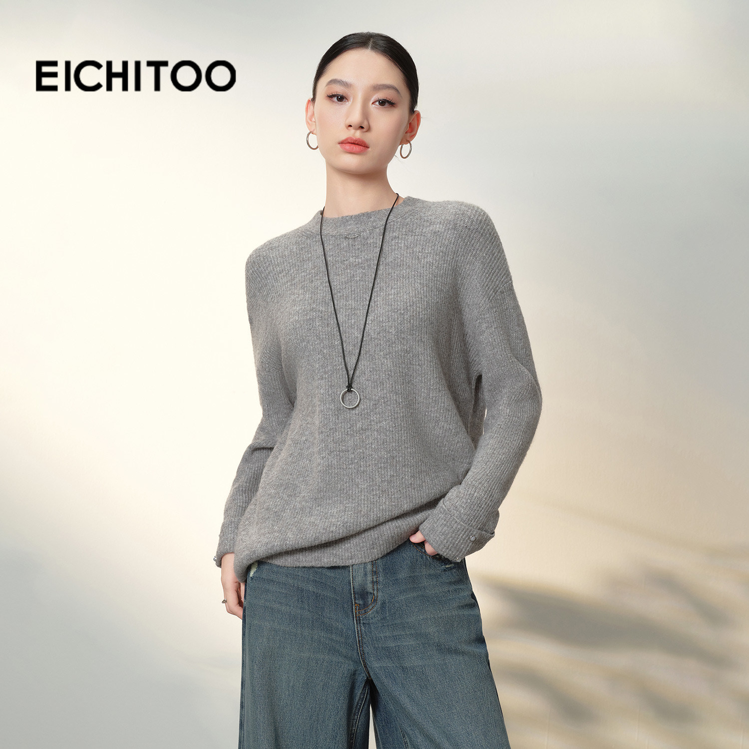 爱居兔休闲简约针织衫2025年冬季新款女纯色基础保暖毛衣