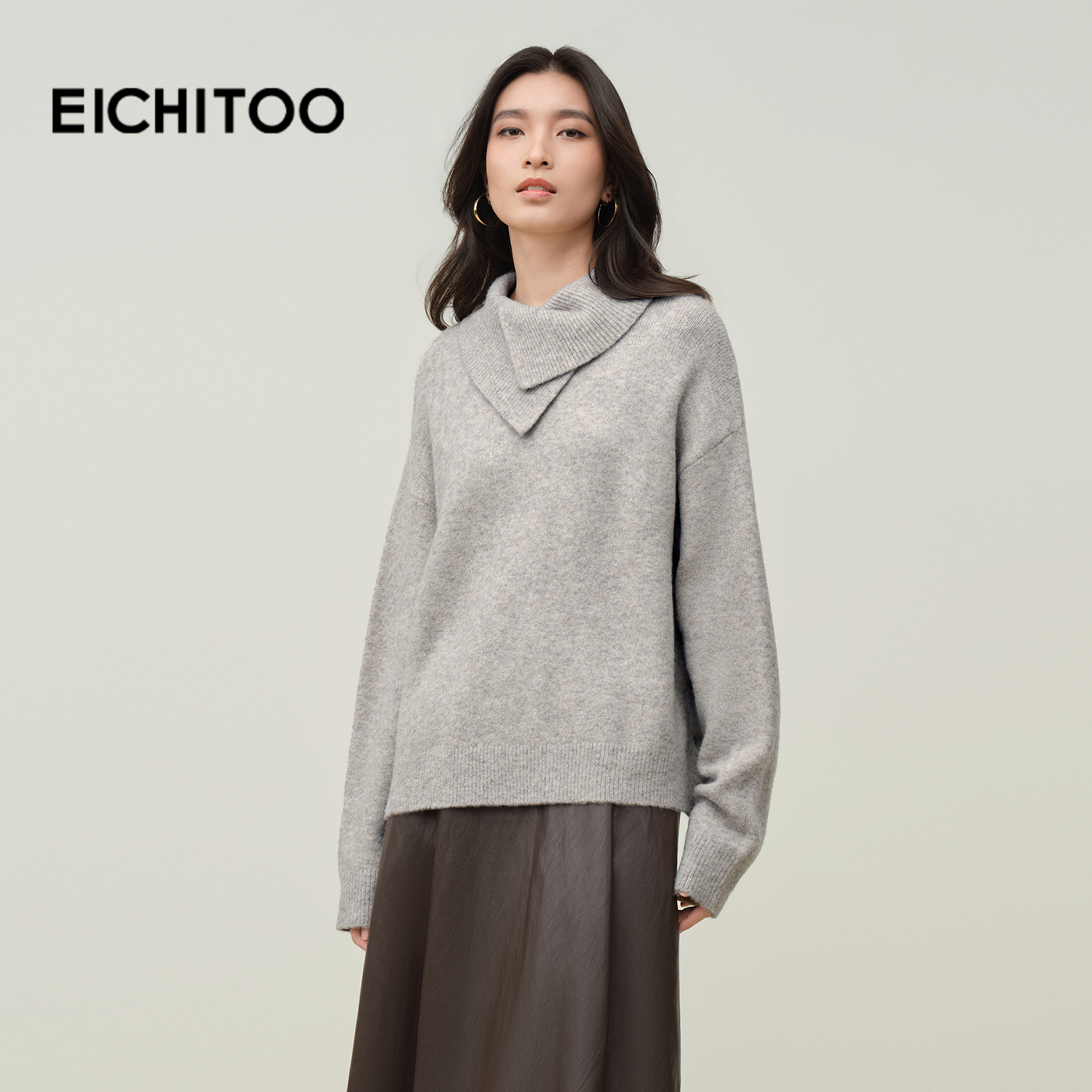 双层叠领加宽松版型包容性强的版型时尚松弛