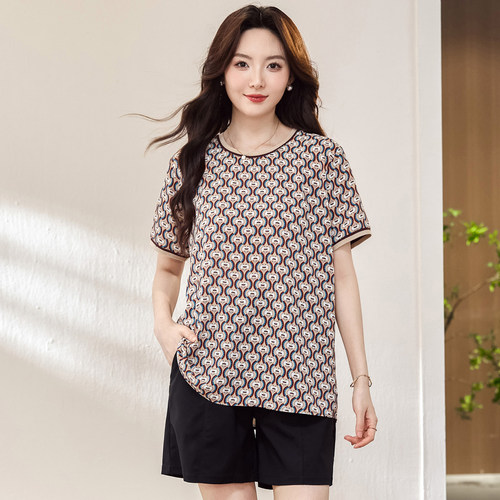 200斤胖mm夏装时髦洋气短袖T恤