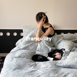 恬谧生活 【佩里斯午后】秋冬加厚保暖牛奶雕花绒提花纯色四件套