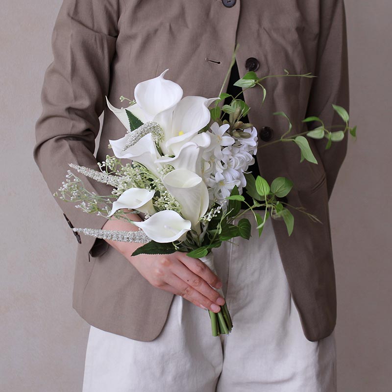 白色马蹄莲新娘婚礼拍照手捧花影楼结婚婚庆领证花艺伴娘胸花襟花
