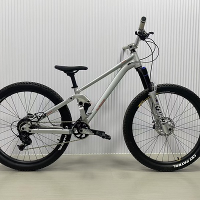 看门狗2阿拉斯加软尾土坡山地车26寸青少年软尾土坡车刷楼梯越野