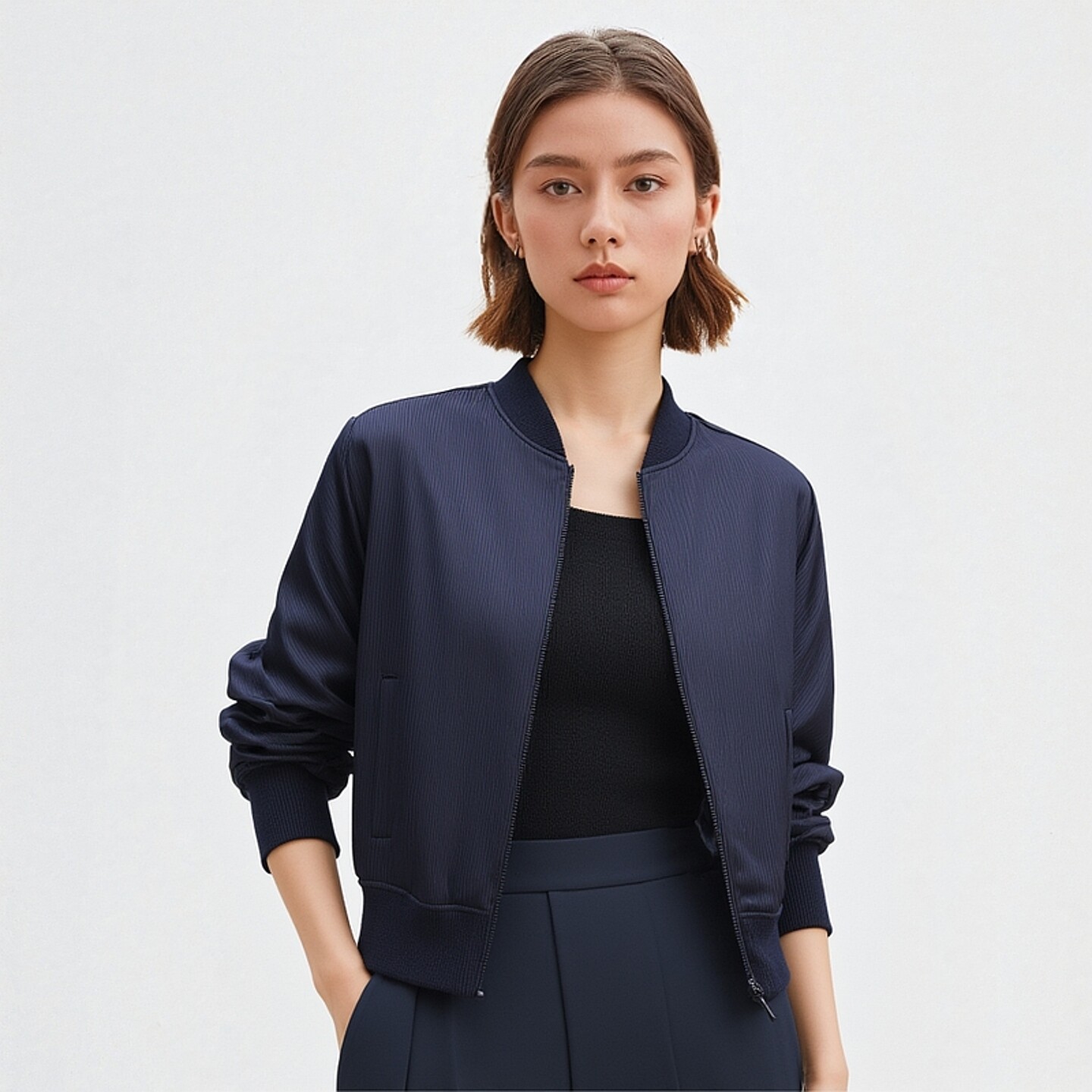 丽新折扣女装 H海系列25依汉派新款大方得体个性立领棒球服短外套