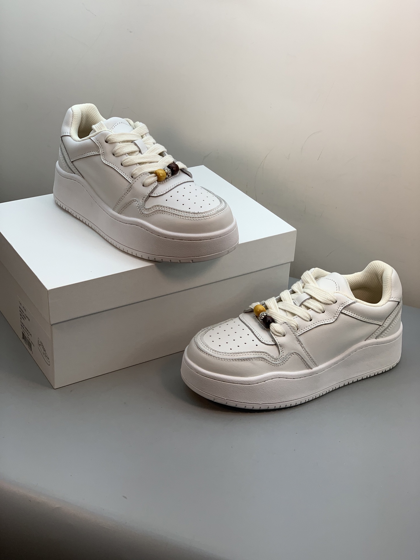 2026ss麂皮.小白鞋女厚底轻便面包鞋轻软不累脚板鞋