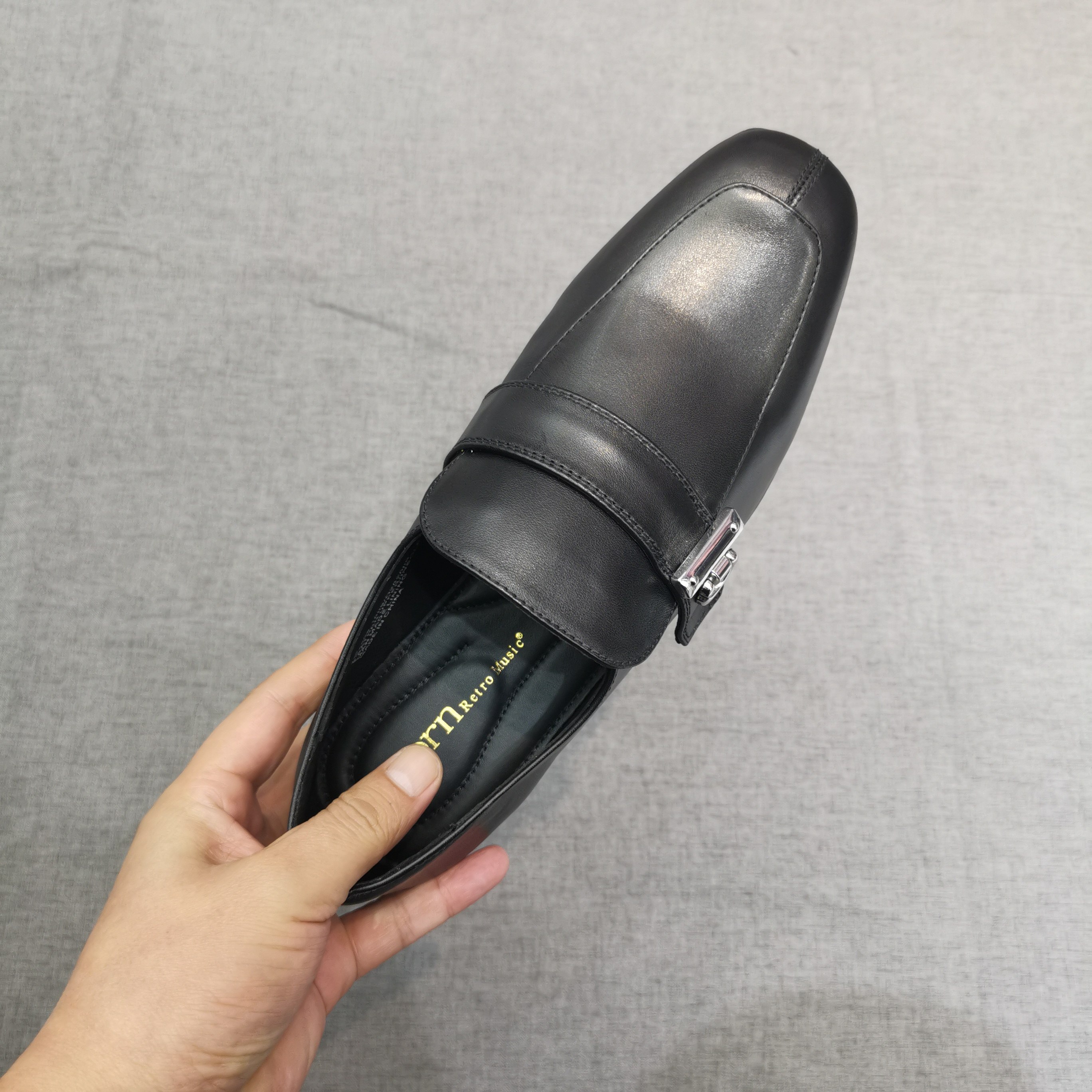 美国百年老牌.26ss新品.极简利落线条.牛皮.女单鞋