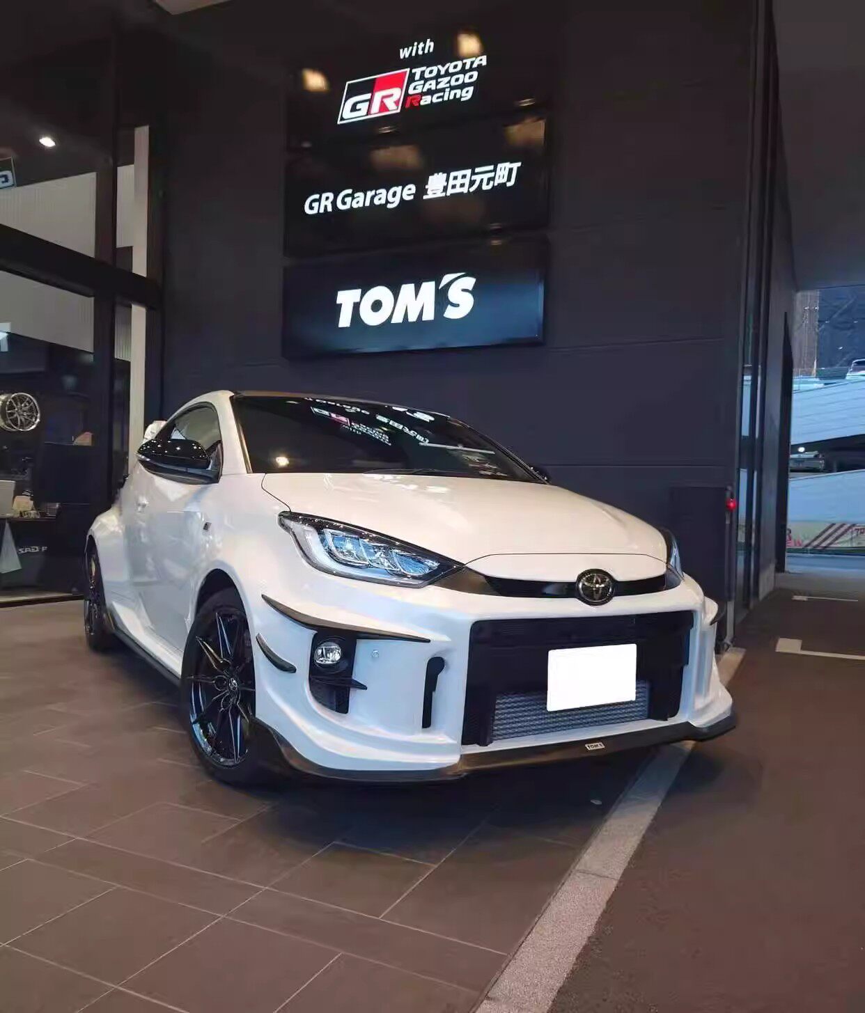 toms GR Yaris 雅力士 Type TK 大包围 改装运动保险杠 中出排气