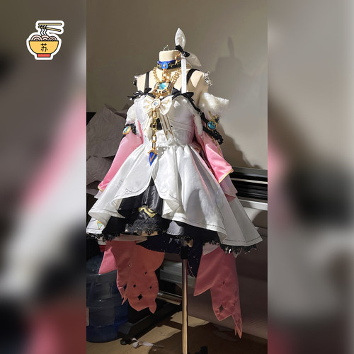 鸣潮群星交错cos星炬学院达妮娅