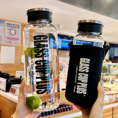 很大但很轻便的高硼硅玻璃茶杯