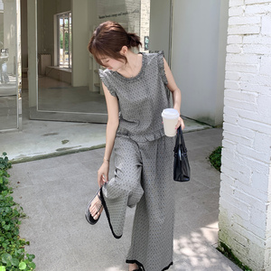 韩版气质波点木耳边减龄套装女夏季无袖马甲显瘦休闲阔腿裤两件套图片