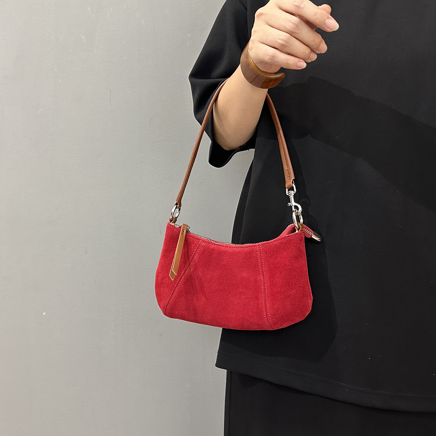 2025新款真皮简约牛角饺子包