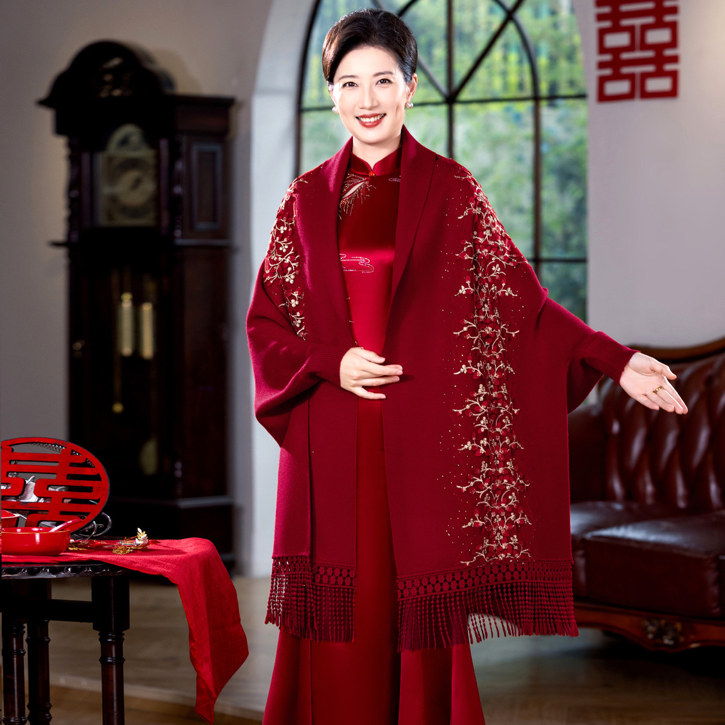 披肩外搭2025新款秋冬婚礼妈妈喜婆婆配旗袍高端带袖斗篷春秋外套