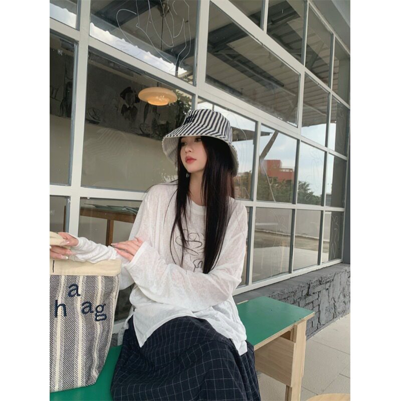 PPSHD|宽松慵懒风线条花朵防晒长袖T恤后背蕾丝拼接上衣