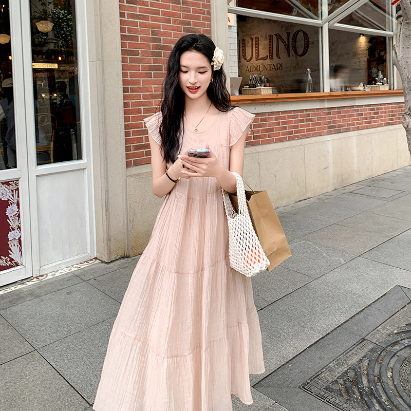少女系甜美粉色小飞袖连衣裙女夏2025新款松弛感独特漂亮连身长裙图片