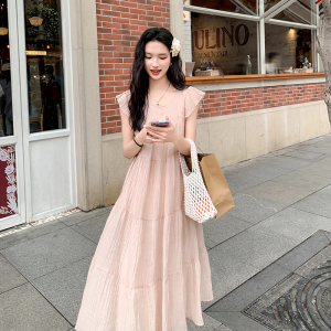 少女系甜美粉色小飞袖连衣裙女夏2025新款松弛感独特漂亮连身长裙图片