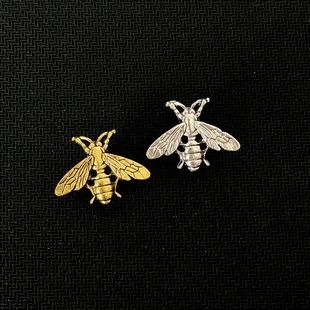 披肩扣男西装 复古风旧金色蜜蜂小胸针防走光扣金属小别针开衫 徽章