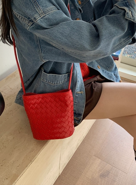 HEBAOBAO新款羊皮小包包单肩斜挎包女包通勤编织小众水桶包