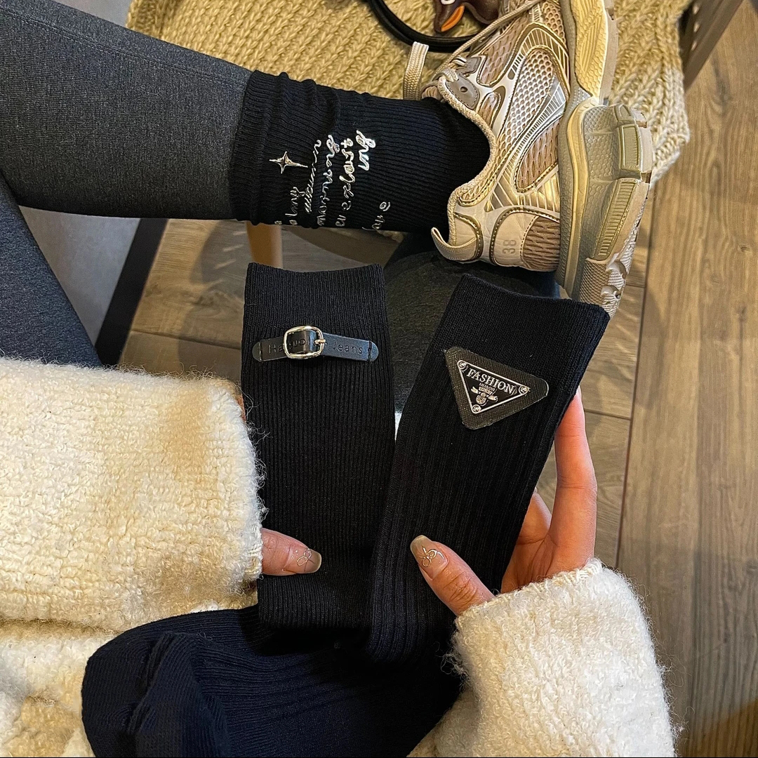 姐妹们这个真的好看呀 秋冬黑色系饰品袜纯棉 轻奢外穿个性洋气
