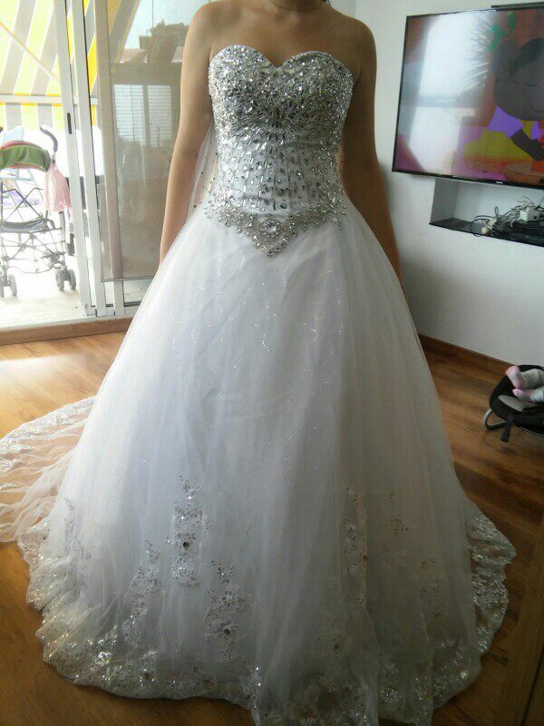 新娘婚纱礼服新娘敬酒服2018新款钉珠 Bride Wedding Dress Gown
