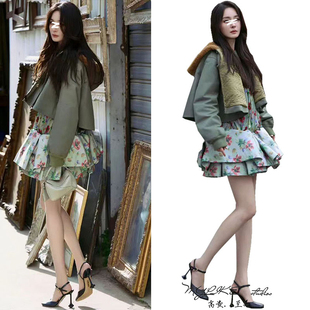 明星同款法式复古碎花挂脖连衣裙女神轻奢高级感荷叶边时尚吊带裙