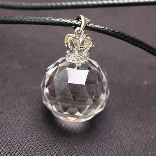 如鸿天然白水晶原石吊坠球状120面切面石头男女项链挂件生日礼物