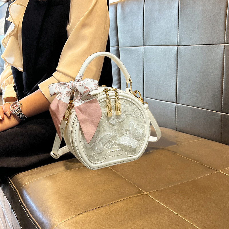 超火小众不撞款包包女士2026新款高级感时尚小圆包手提单肩斜挎包