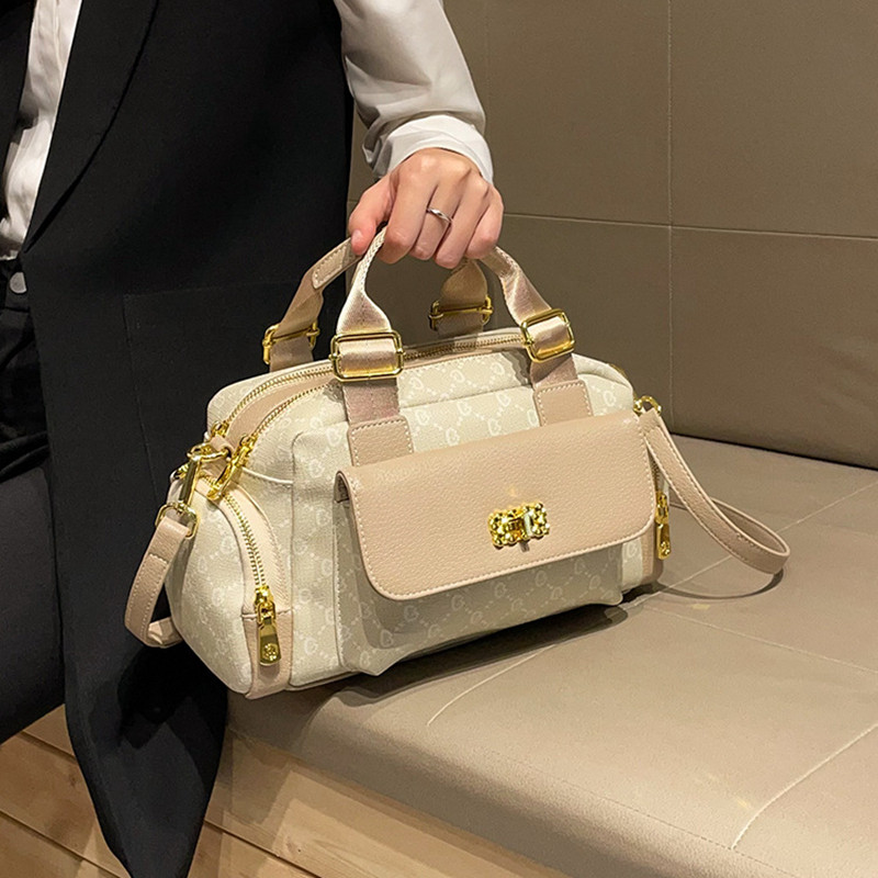 专柜正品包包女士2026新款高级感洋气枕头包大容量手提单肩斜挎包