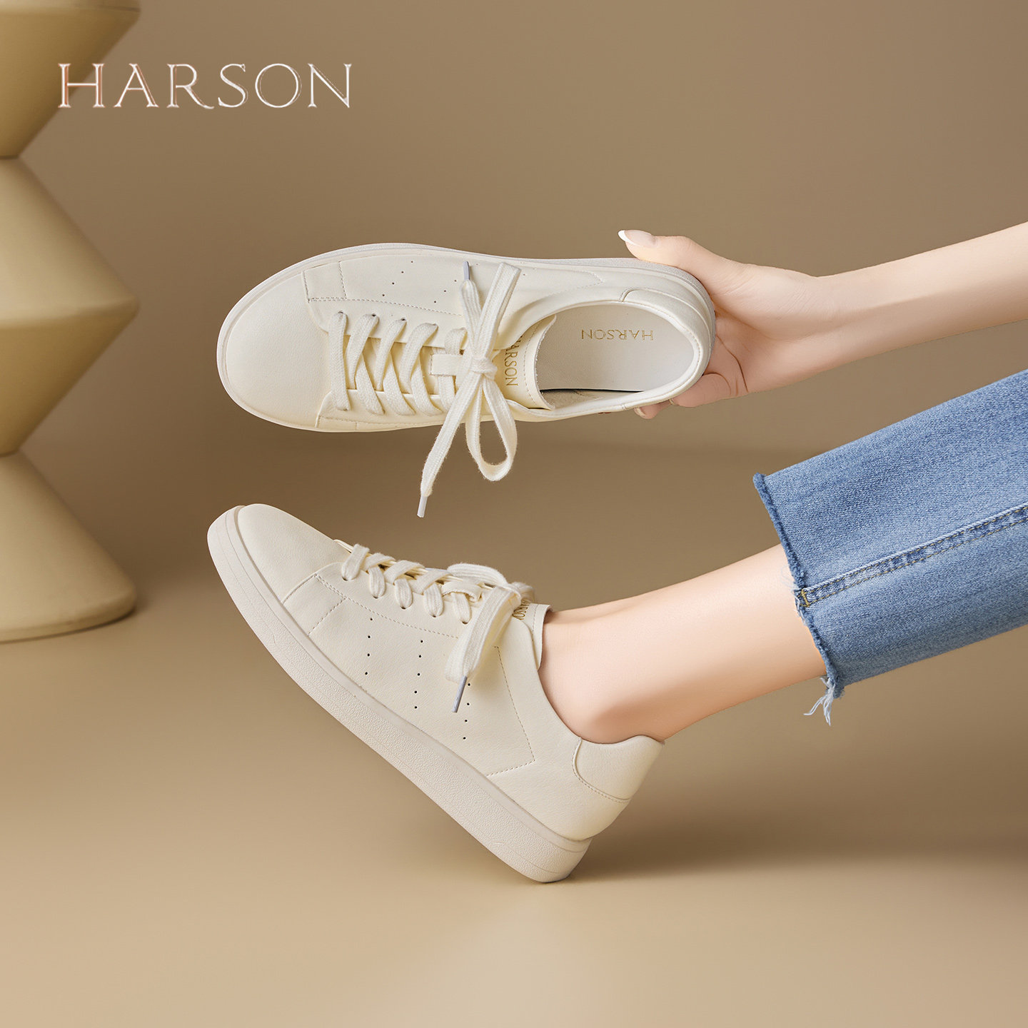 哈森真皮小白鞋女2026春季新款平底系带休闲鞋软底轻便透气板鞋
