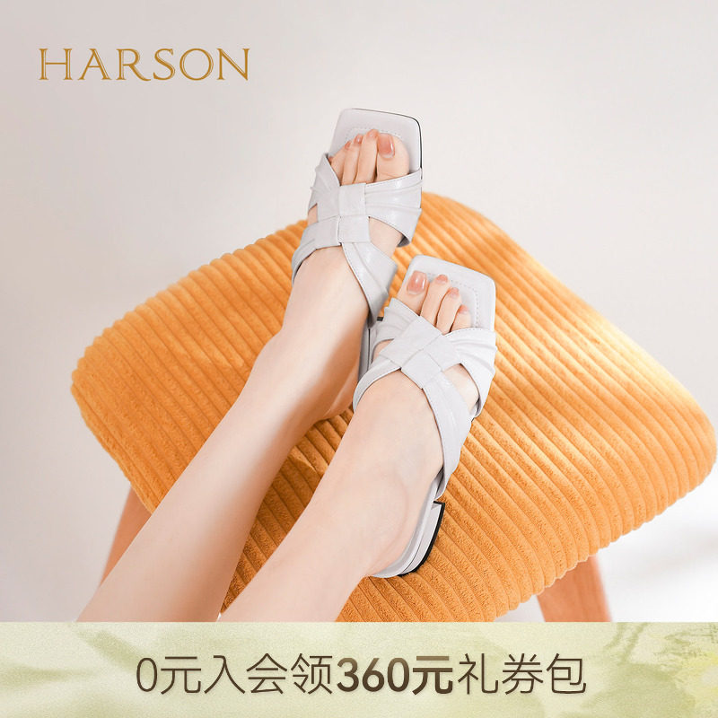 哈森外穿一字拖鞋夏新款粗跟时尚优雅气质方头女鞋HWM250128