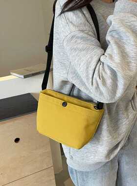 2026春季新款纯色简约胸包百搭小挎包韩版尼龙布单肩斜挎收纳女包