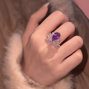 艳艳在逃公主紫色皇冠戒指闭口不可调闪烁戒指时尚 轻奢食指戒指环