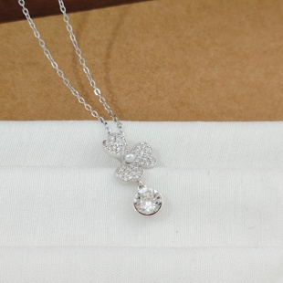 旭平密镶三叶花仿水晶精致轻奢项链